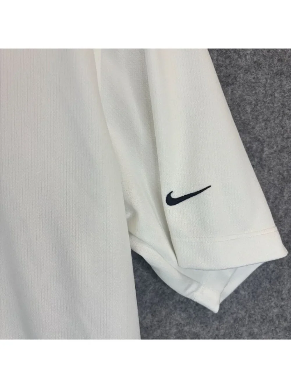 Nike John Deere Men's Size Large White Golf Dri-Fit Polo Golf Shirt Swoosh Logo